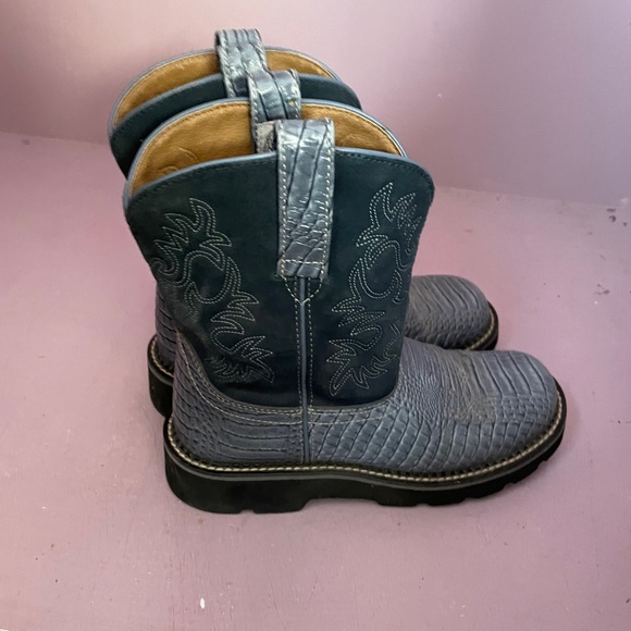 Ariat boots - Picture 2 of 3